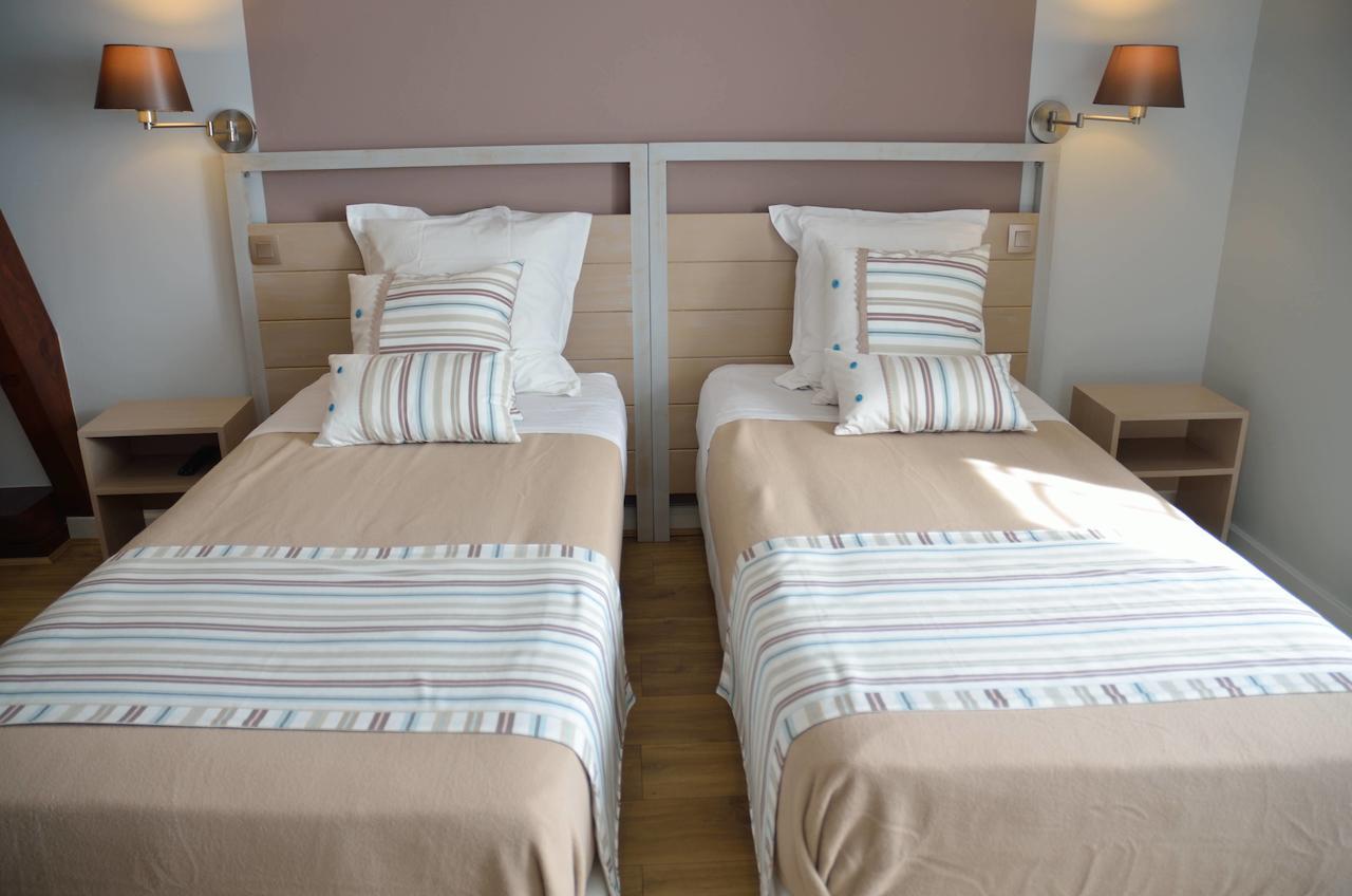 Chambre D'Hotes Le Jardin Des Pierres Dorees Marcy Quarto foto